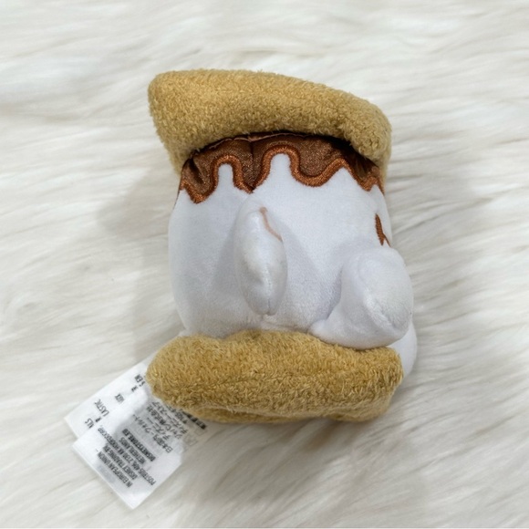 Disney Baymax S’mores Marshmallow Munchlings - Picture 4 of 5